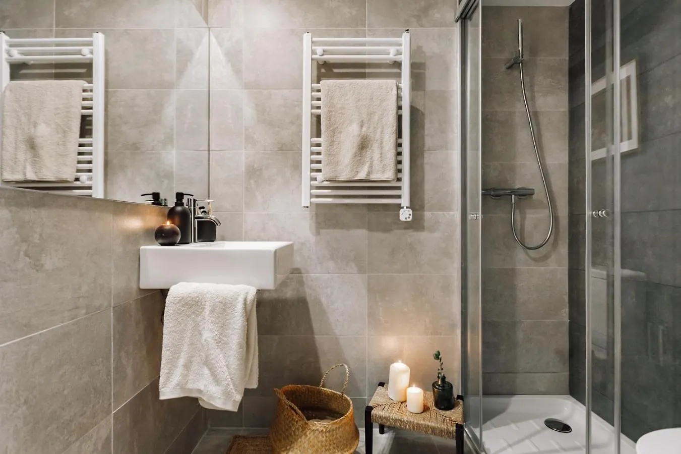 Mont - 2 Bedrooms And Office In Eixample Esquerra Barcelona 0*,