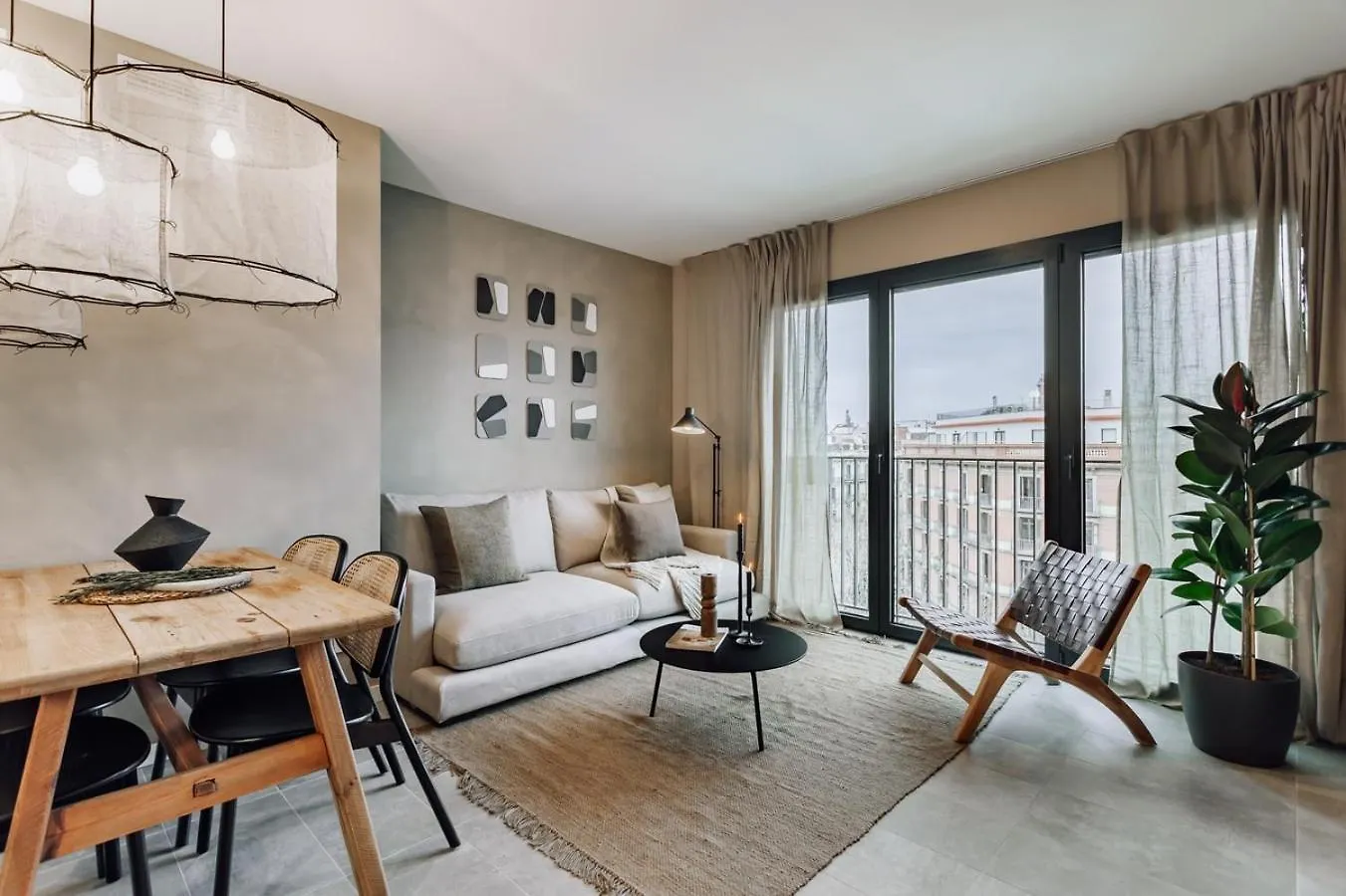 Mont - 2 Bedrooms And Office In Eixample Esquerra Barcelona