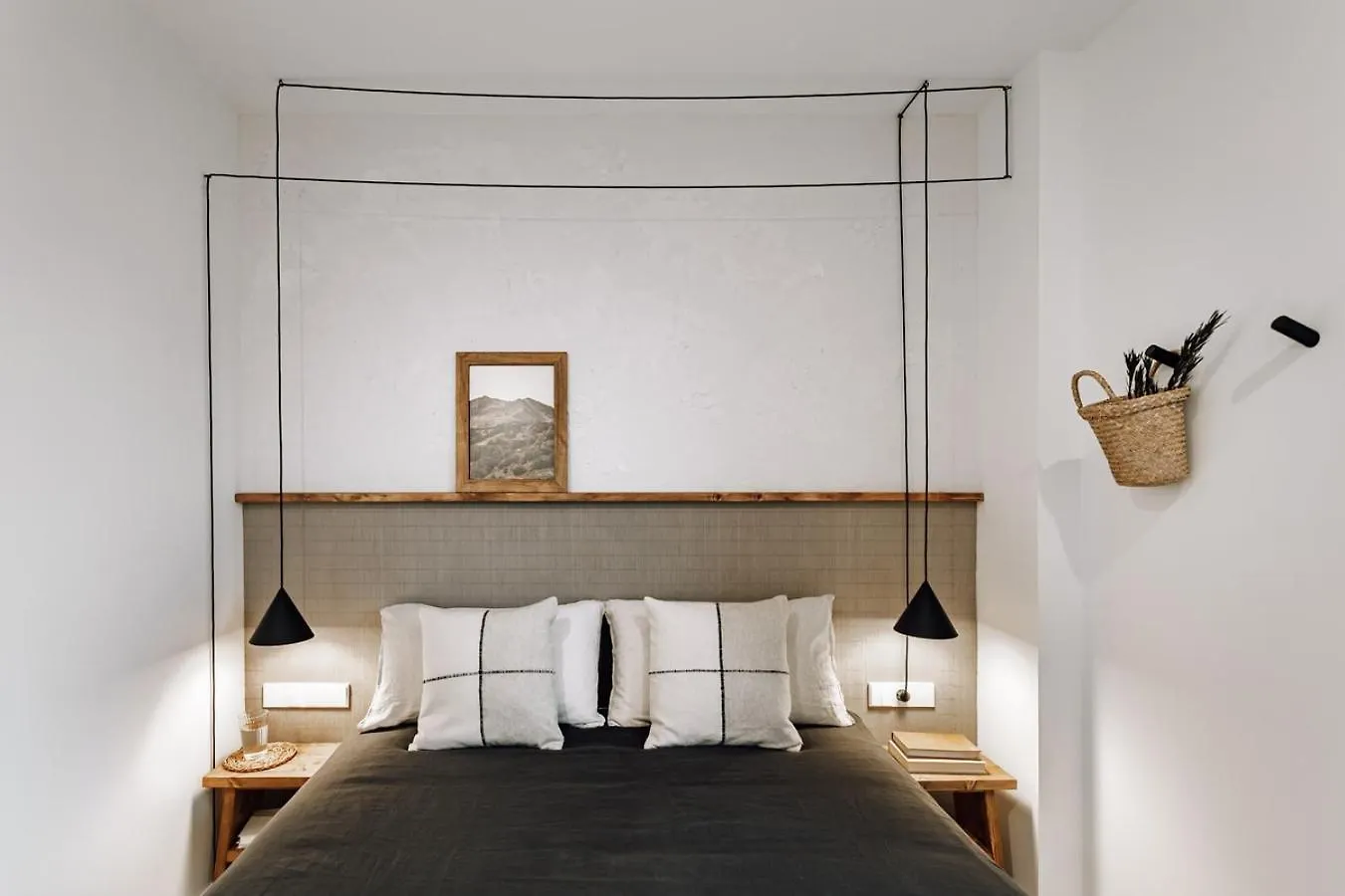 Mont - 2 Bedrooms And Office In Eixample Esquerra Barcelona